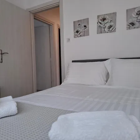 Alana Appartement *